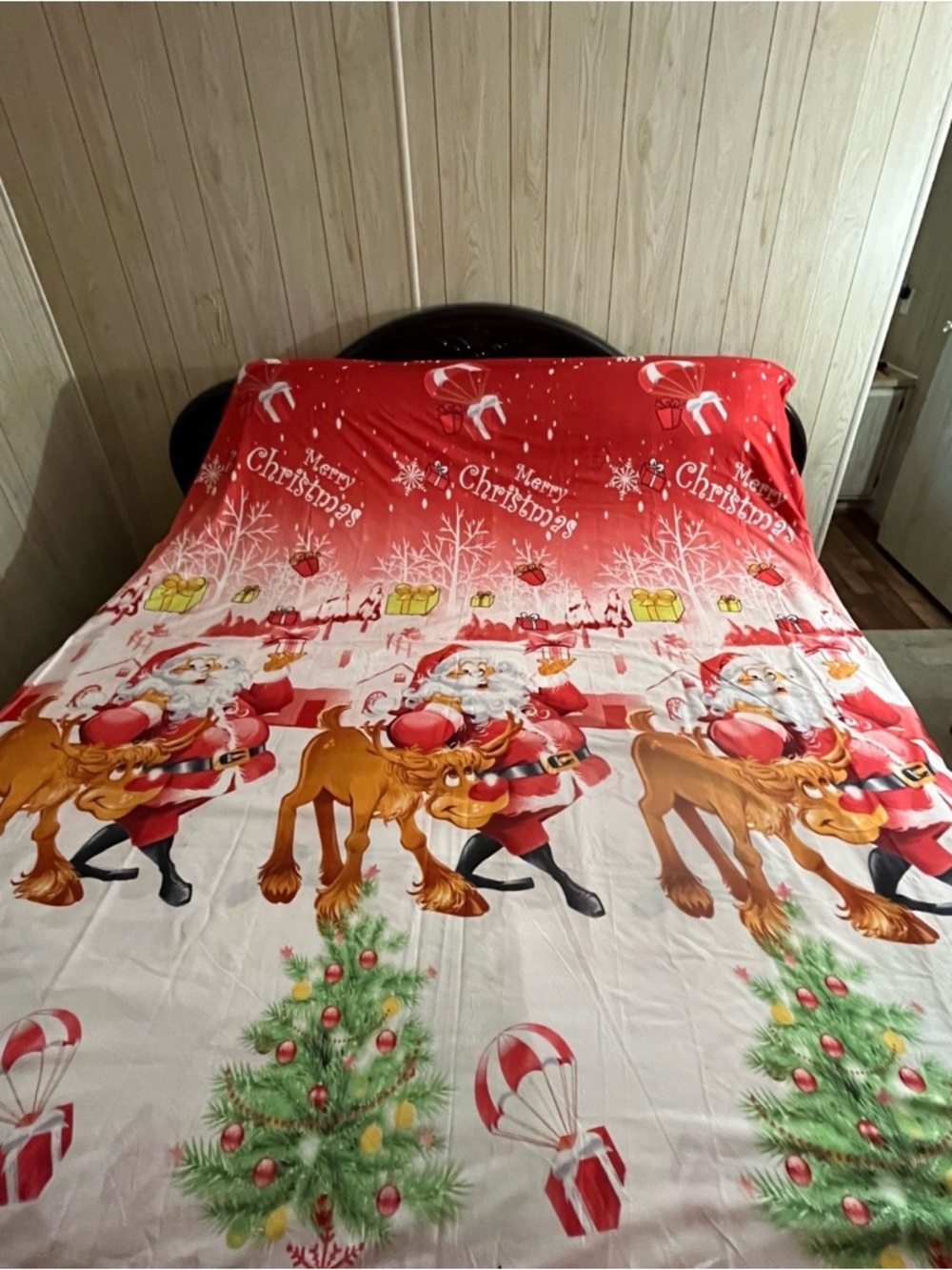Queen Size Christmas Santa & Reindeer Holiday Duvet - Red